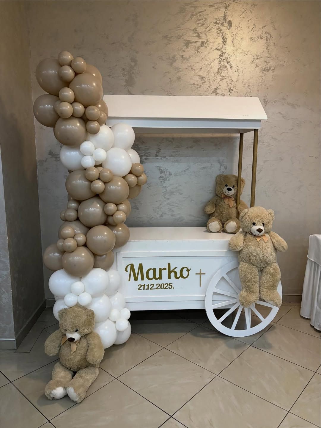 Balon-luk s imenom djeteta i slatki kutak